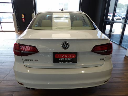 Used 2017 Volkswagen Jetta SE FWD image 7