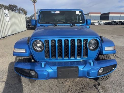 Used 2023 Jeep Wrangler Unlimited Sahara AWD/4WD image 2
