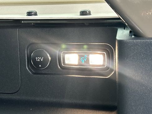 New 2025 Ford Bronco Badlands image 9