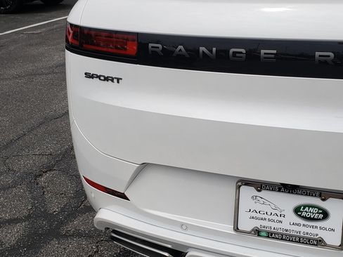 New 2026 Land Rover Range Rover Sport Dynamic SE AWD/4WD image 11