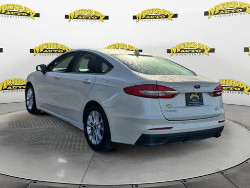 Used 2019 Ford Fusion SE FWD image 3