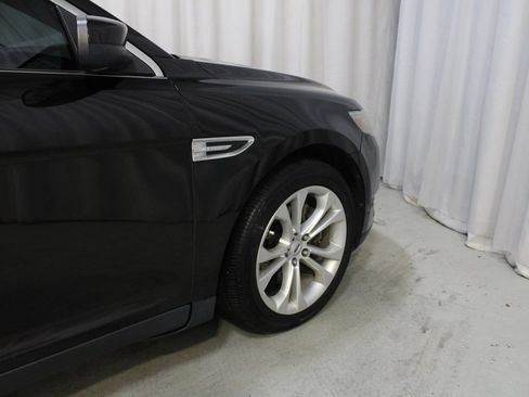 Used 2013 Ford Taurus SEL FWD image 25