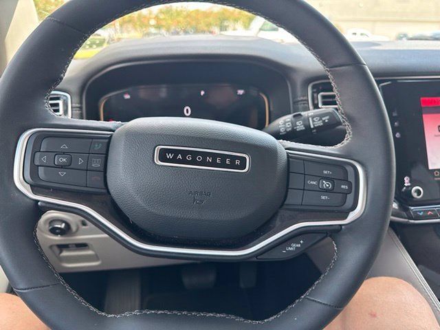 Used 2023 Jeep Wagoneer 4WD image 15