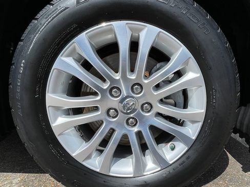 Used 2015 Toyota Sienna XLE w/ XLE Navigation Package image 16