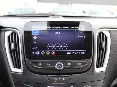 Used 2024 Chevrolet Malibu LT image 18