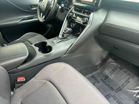 Used 2024 Toyota Venza LE image 19