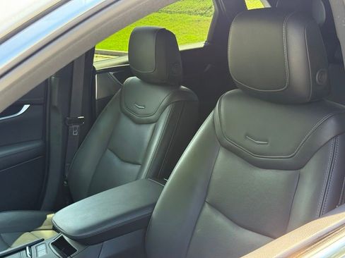 Certified 2025 Cadillac XT5 Premium Luxury AWD/4WD image 19