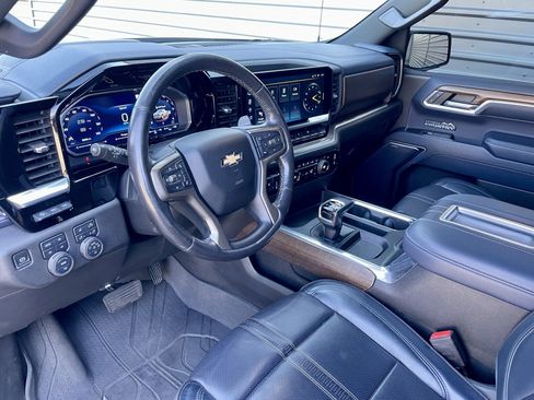 Used 2022 Chevrolet Silverado 1500 High Country w/ High Country Premium Package image 13