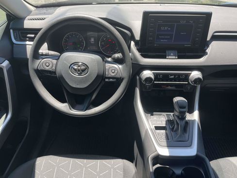 Used 2021 Toyota RAV4 XLE FWD image 11