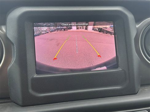 Used 2023 Jeep Wrangler Sport image 23