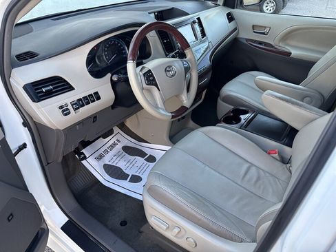 Used 2013 Toyota Sienna Limited image 12