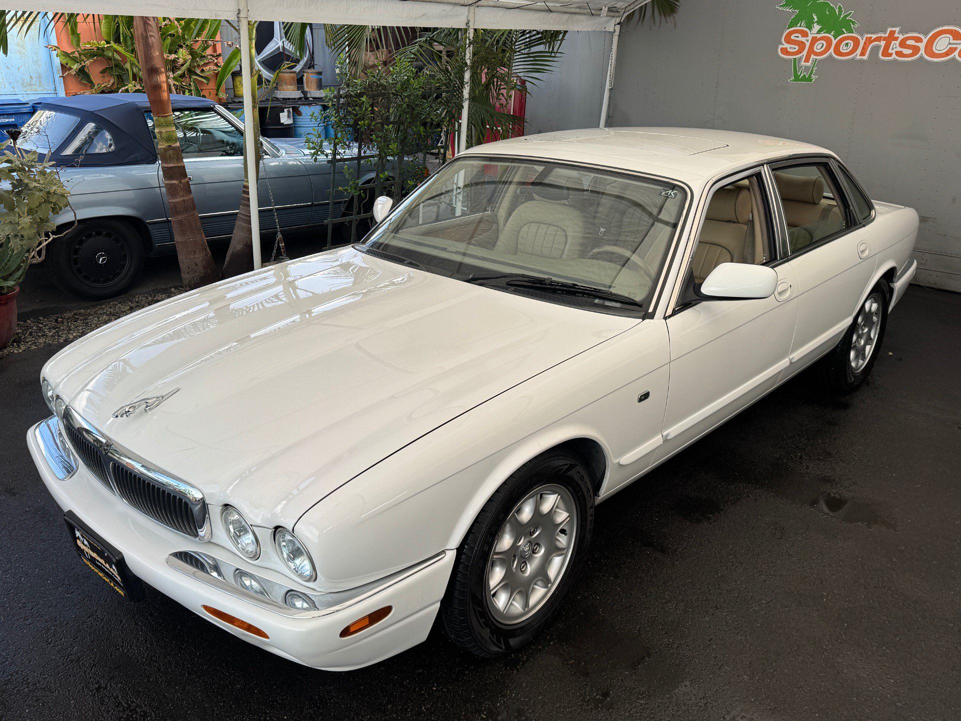 Used 2001 Jaguar XJ8 RWD image 6