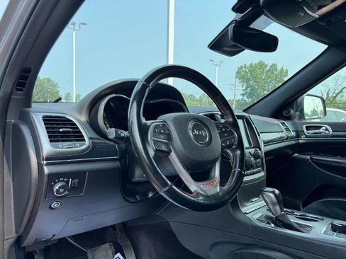 Used 2017 Jeep Grand Cherokee Trailhawk w/ Trailhawk Luxury Group AWD/4WD image 14