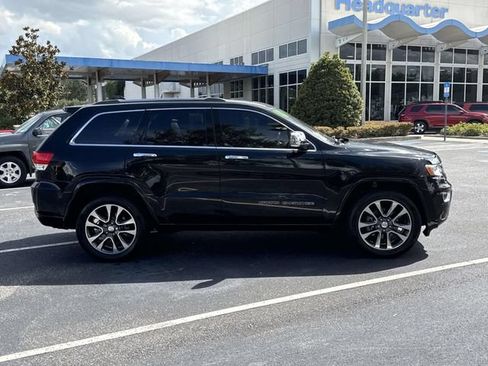 Used 2018 Jeep Grand Cherokee Overland RWD image 3