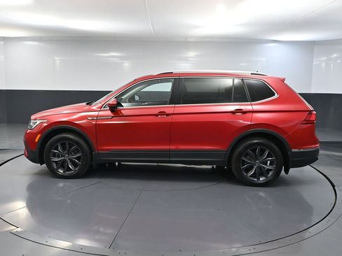 Used 2023 Volkswagen Tiguan SE AWD/4WD image 9