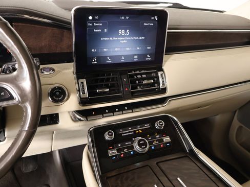 Used 2019 Lincoln Navigator Reserve AWD/4WD image 5