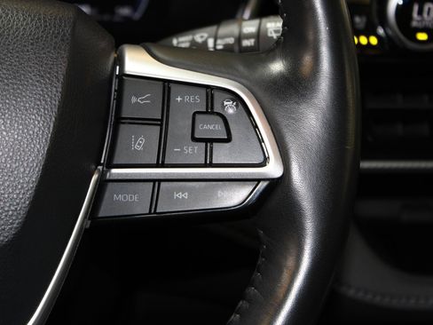 Used 2024 Toyota Highlander Platinum AWD/4WD image 31