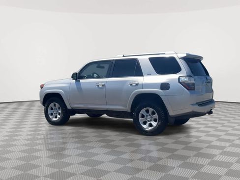 Used 2014 Toyota 4Runner SR5 AWD/4WD image 6
