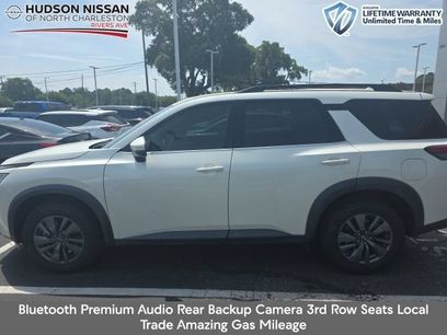 Used 2022 Nissan Pathfinder SV w/ SV Premium Package