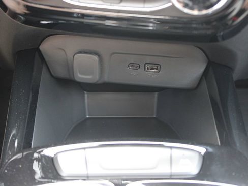 New 2026 Chevrolet Trax LT FWD image 38