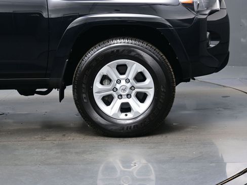 Used 2024 Toyota 4Runner SR5 image 9