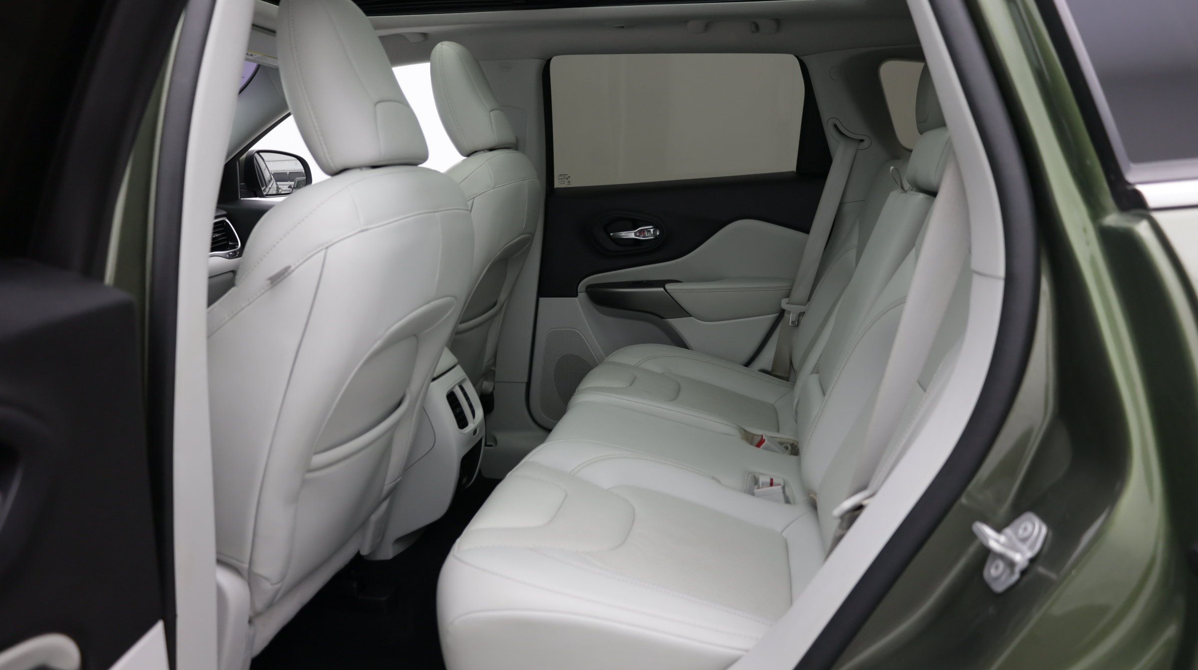 Used 2021 Jeep Cherokee Limited FWD image 26