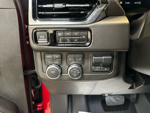 Certified 2025 GMC Yukon XL Elevation image 19