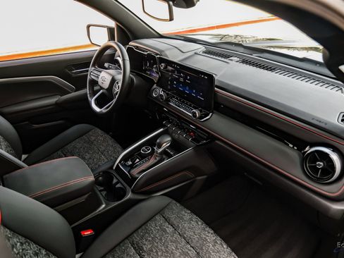 Used 2024 Chevrolet Colorado Z71 w/ Z71 Convenience Package 2 image 43