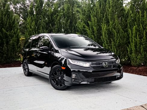 Used 2026 Honda Odyssey Sport-L image 2
