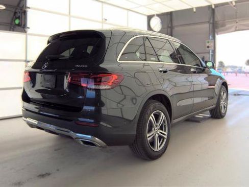 Used 2021 Mercedes-Benz GLC 300 4MATIC w/ Premium Package image 3