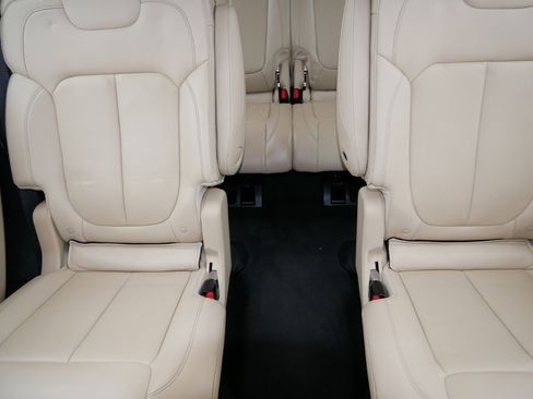 Used 2022 Jeep Grand Cherokee L Limited image 13