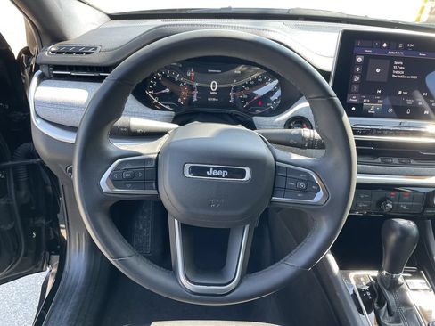 Used 2024 Jeep Compass Latitude AWD/4WD image 16