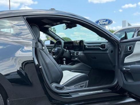 Used 2025 Ford Mustang GT Premium RWD image 12