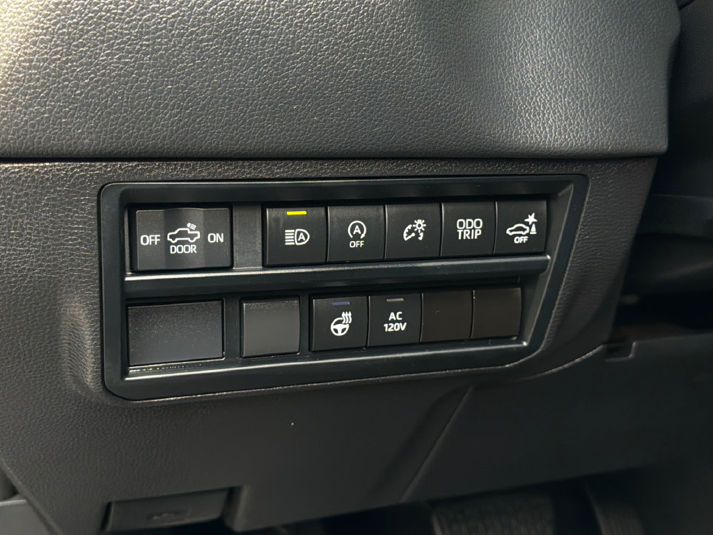 Used 2024 Toyota Tundra Limited AWD/4WD image 22