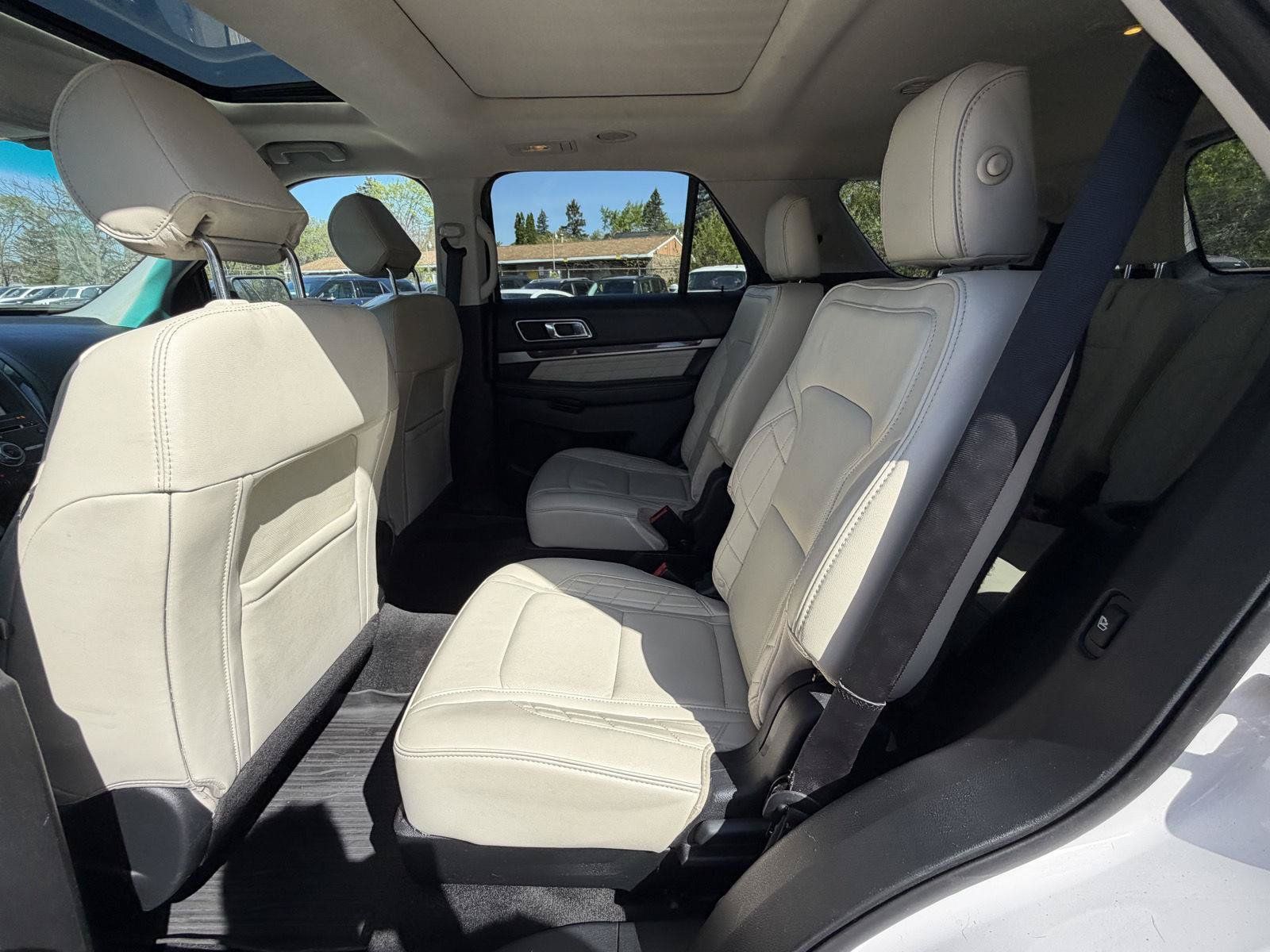 Used 2017 Ford Explorer Platinum AWD/4WD image 21