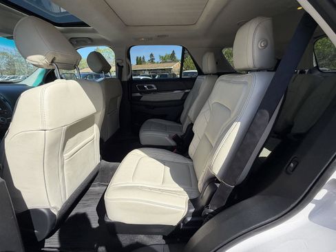 Used 2017 Ford Explorer Platinum AWD/4WD image 21