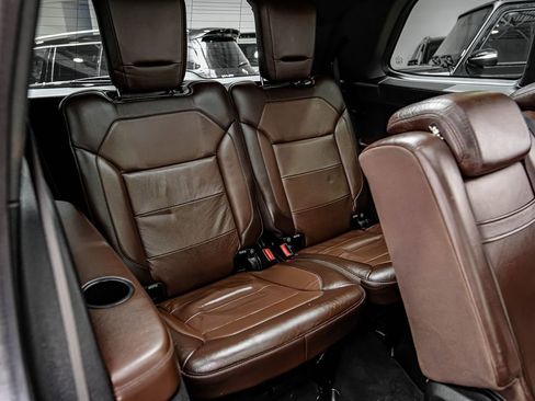 Used 2014 Mercedes-Benz GL 450 4MATIC image 31