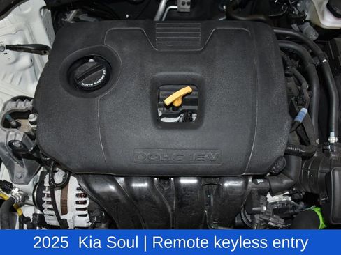 Used 2025 Kia Soul LX FWD image 7