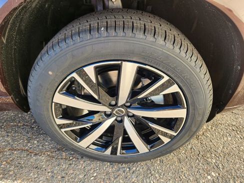 New 2026 Volvo XC90 B5 Core w/ Protection Package image 16