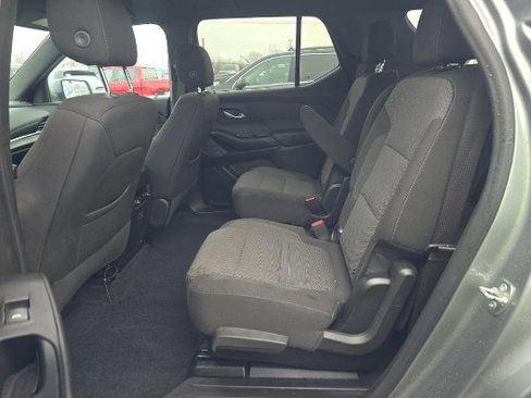 Used 2023 Chevrolet Traverse LT image 10