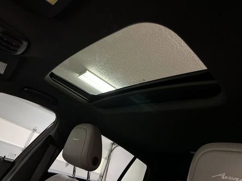 Certified 2024 Buick Envista Avenir image 18