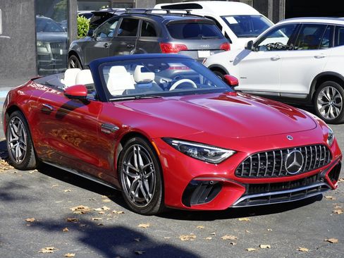 Used 2022 Mercedes-Benz SL 55 AMG 4MATIC w/ Driver Assistance Package image 6