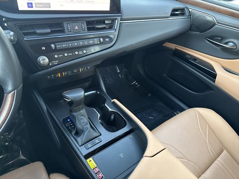 Used 2023 Lexus ES 300h Ultra Luxury image 23
