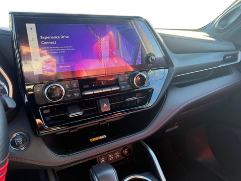 Used 2023 Toyota Highlander XSE image 12