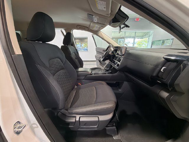 Used 2025 Nissan Pathfinder SV FWD image 13