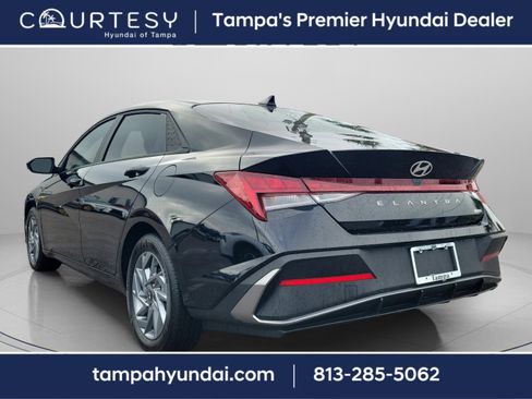 Certified 2025 Hyundai Elantra Blue image 2