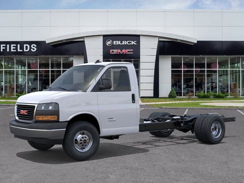 New 2025 GMC Savana 4500 w/ Power Convenience Package RWD image 35
