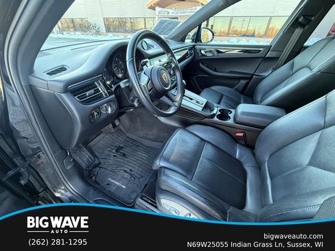 Used 2022 Porsche Macan w/ Premium Package Plus image 12