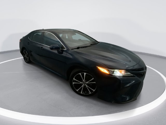 Used 2019 Toyota Camry SE FWD image 1