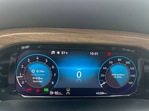 Used 2025 Volkswagen Atlas SE image 12